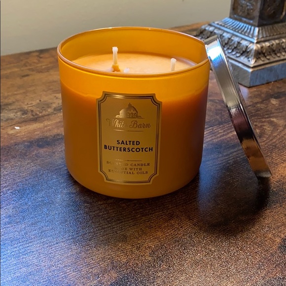 White Barn Salted Butterscotch 3 Wick Candle - Picture 5 of 5